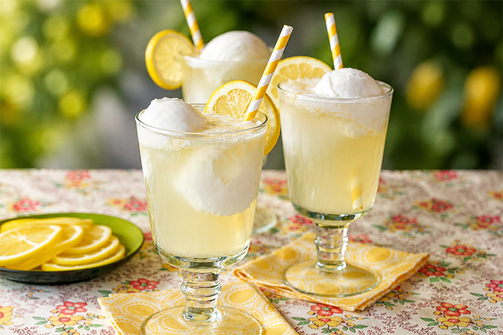 Lemonade Floats